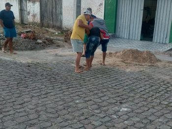 Moradores capturam em Cacimbinhas com o apoio da Guarda Municipal e Polícia Militar assassino que matou idoso em Dois Riachos 
